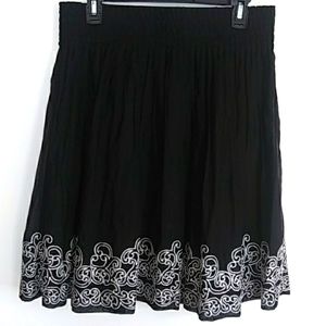 White House Black Market black with white embroidery Skirt. Size M